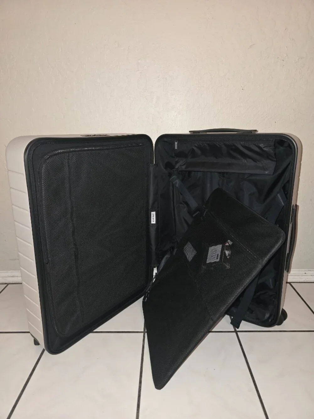 Away Medium Checked Luggage Hard Shell Suitcase with Spinner Wheels CLOUD GRAY